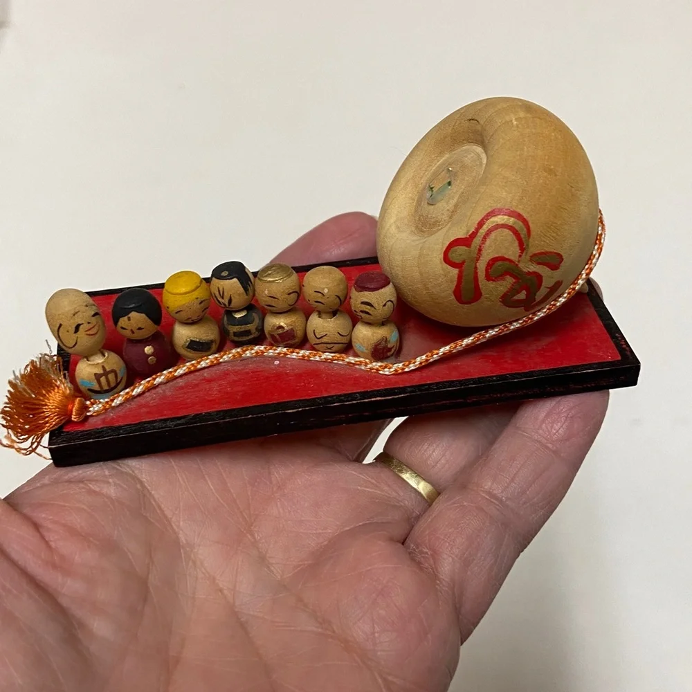 VTG, Kokeshi Handcrafted Wooden Wall Hook with Red and Natural Design